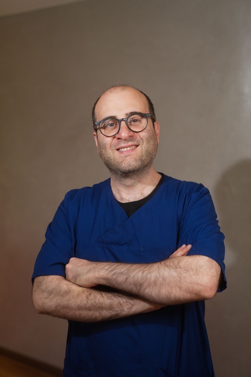 Dr. med. Aron Babajew